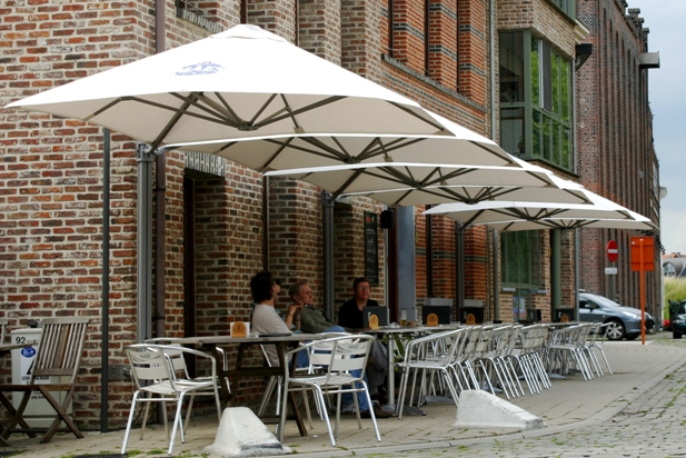 Freiarmschirm