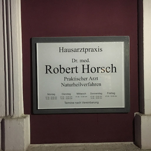 2. Fassadenbeschriftung, Firmenschilder