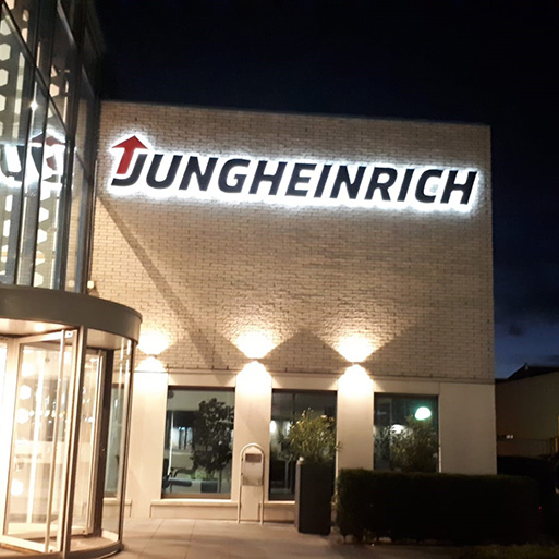 3. Leuchtwerbung